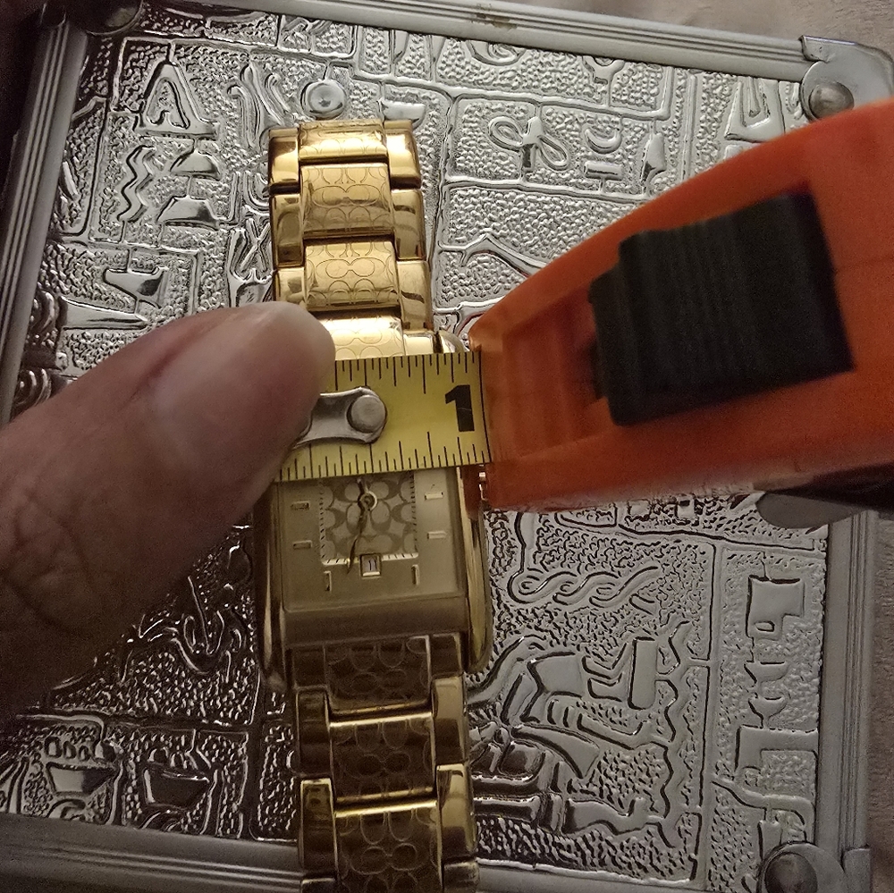 Gold Rectangular Watch with Patterned Band - Picture 4 of 6